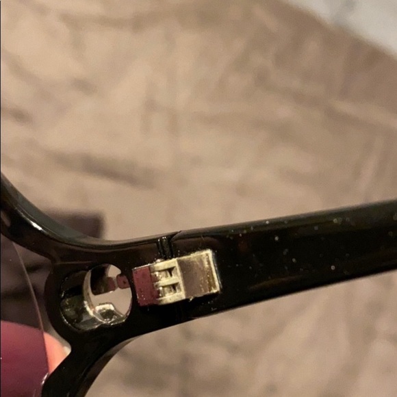 Gucci sunglasses 😎 - Picture 6 of 13